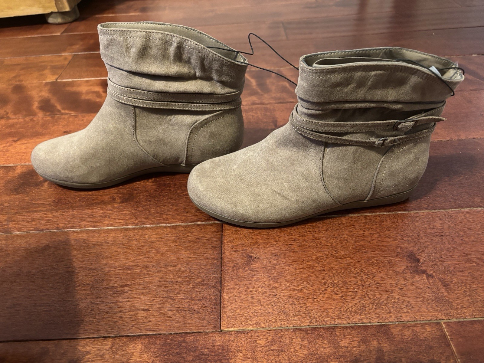 NWT St John’s Bay Kumba Ankle Boots Taupe Women’s Size 6.5