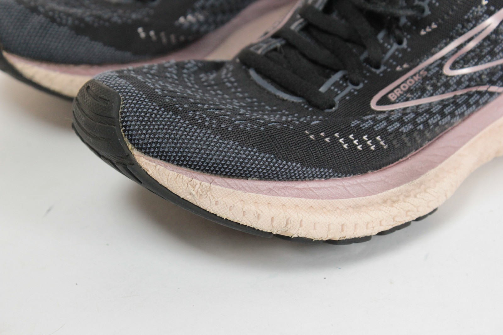 Size 9.5 – Brooks Glycerin GTS 19 Black/Metallic/Ombre