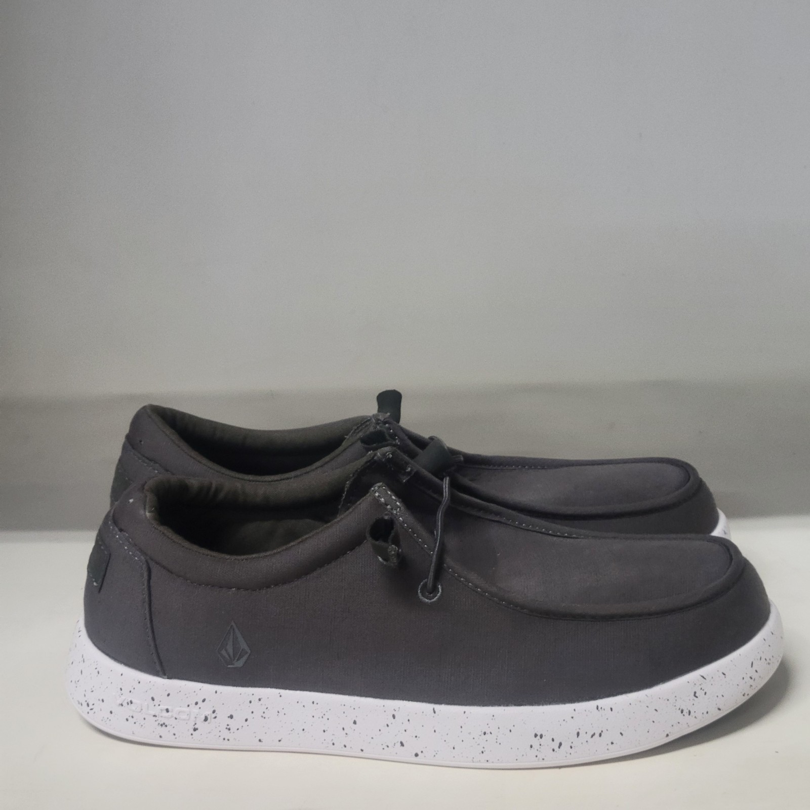 Volcom Chill Comp Toe Work Shoe Grey Womens Size 9.5W