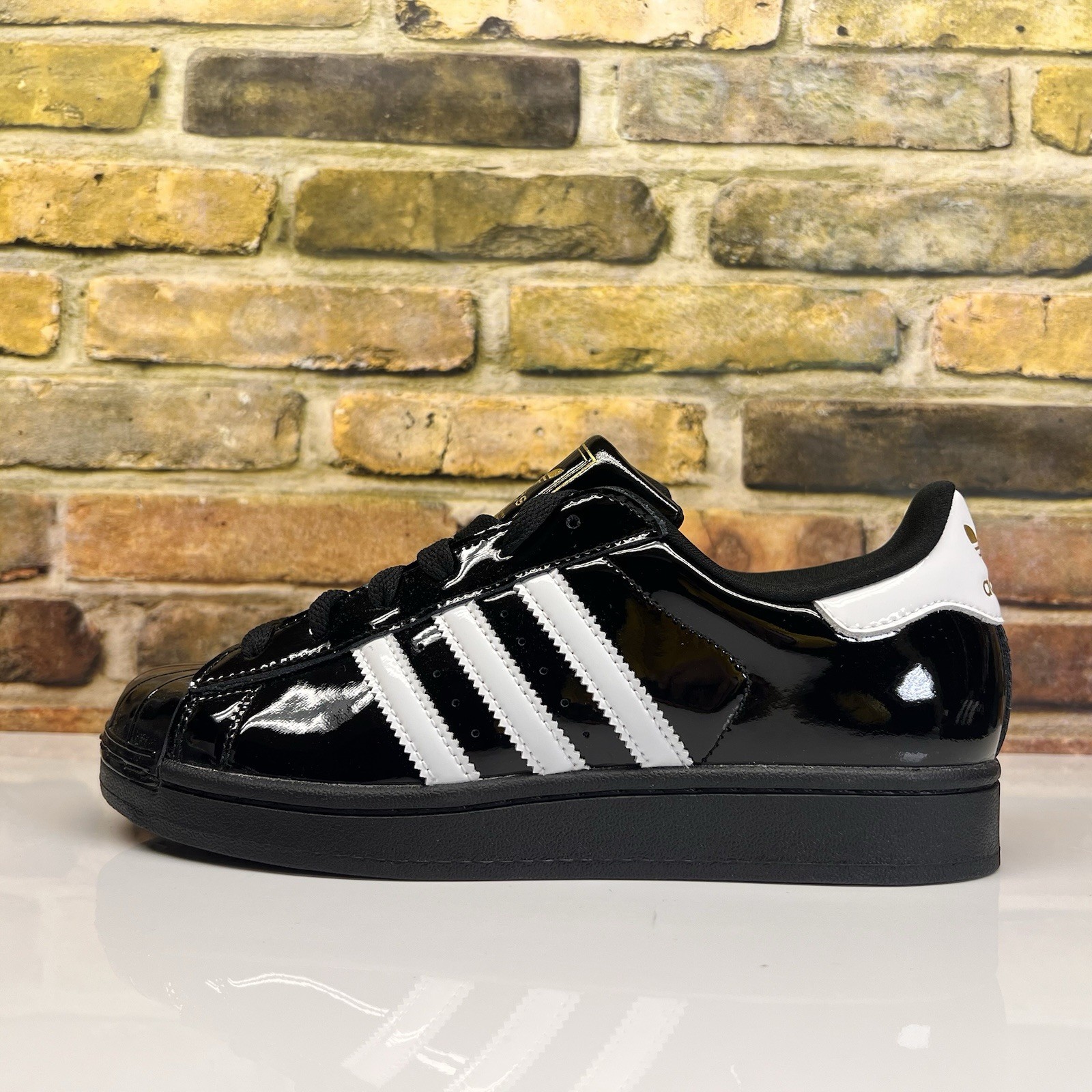 Womens Size 8 – Adidas Superstar II Core Black White Gold Metallic JS4009