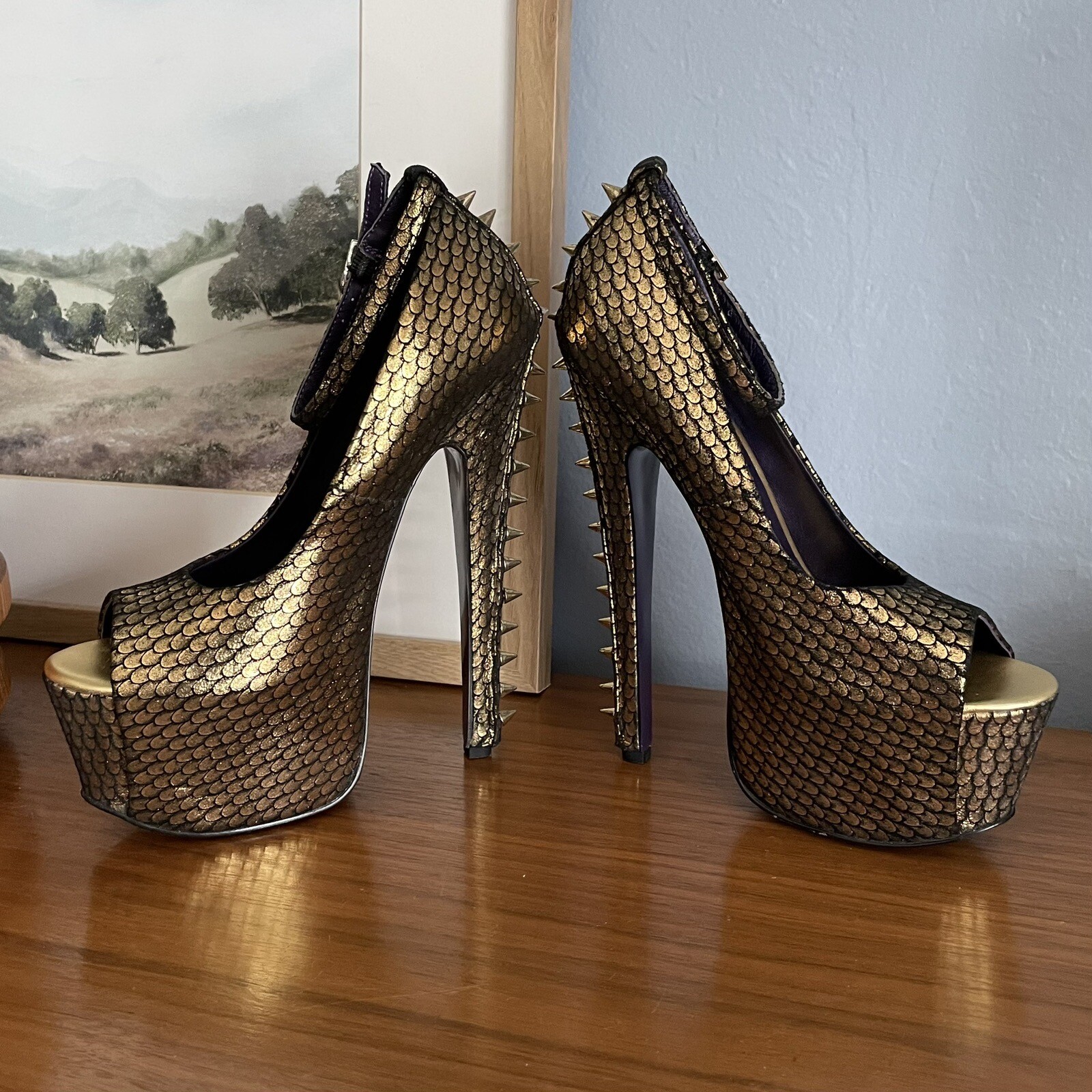 London Trash Citro Gold Metallic Studded Spikes Leather Platform Heels Size 6