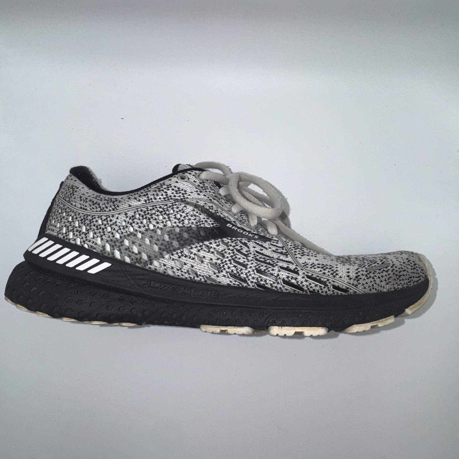Brooks Adrenaline GTS 21 Women’s 7.5 Running Shoes READ Mismatched Pair