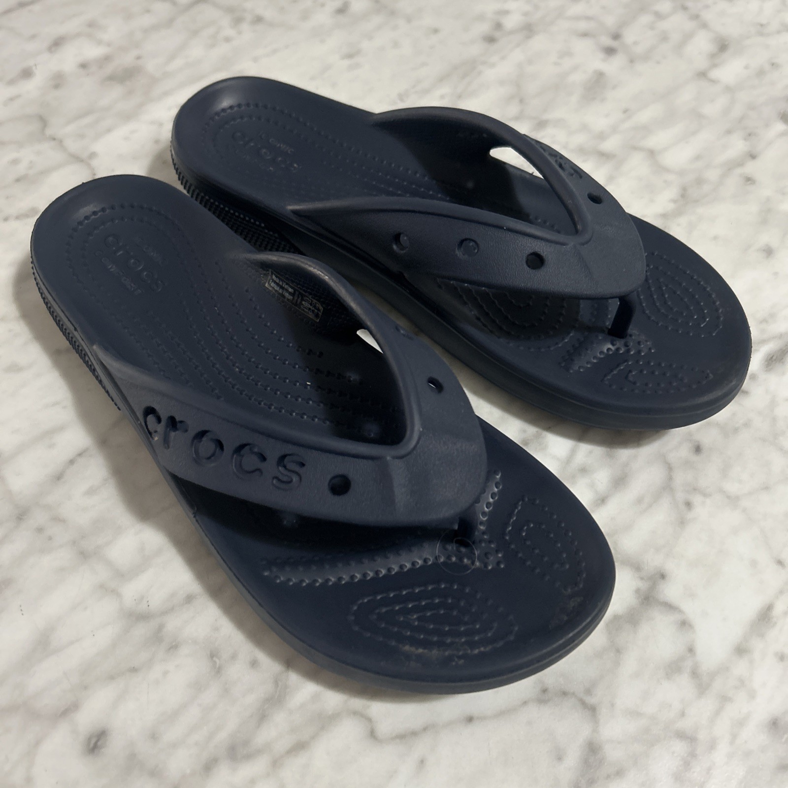 Crocs Baya Sandals Women’s size 7 Blue Comfort Thong Flip Flop Slip On