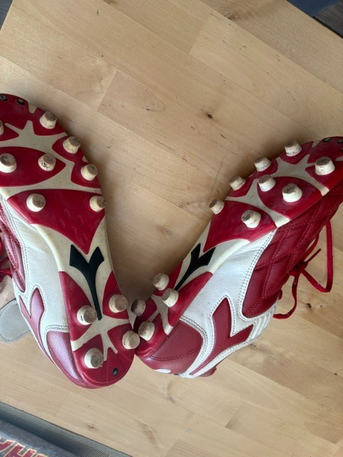 Diadora – Women’s Soccer Cleats – Size 8 – Red w/White – See Scans