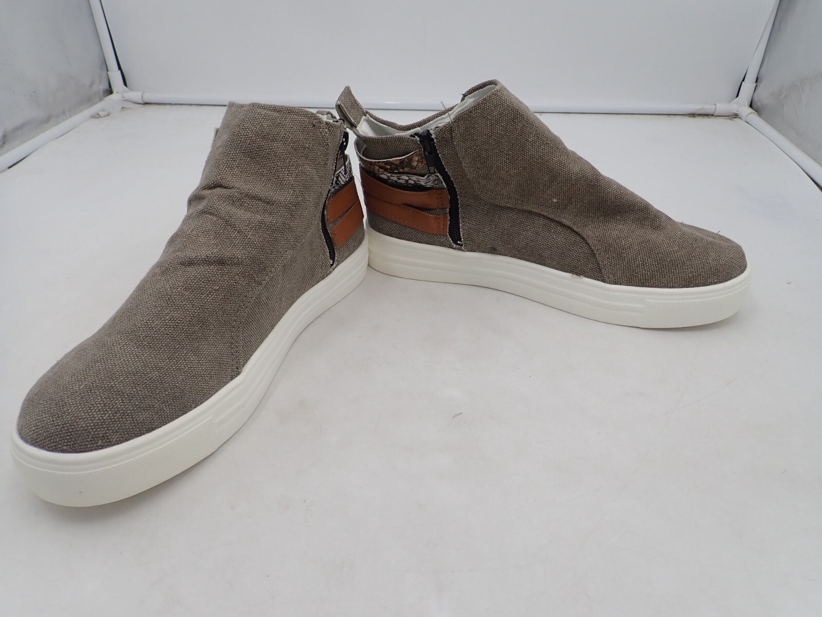 ROSY Women’s Buckle-Accent Canvas Hi-Top Sneakers size 6, 6.5, 7, 8, 8.5, 9, 9.5