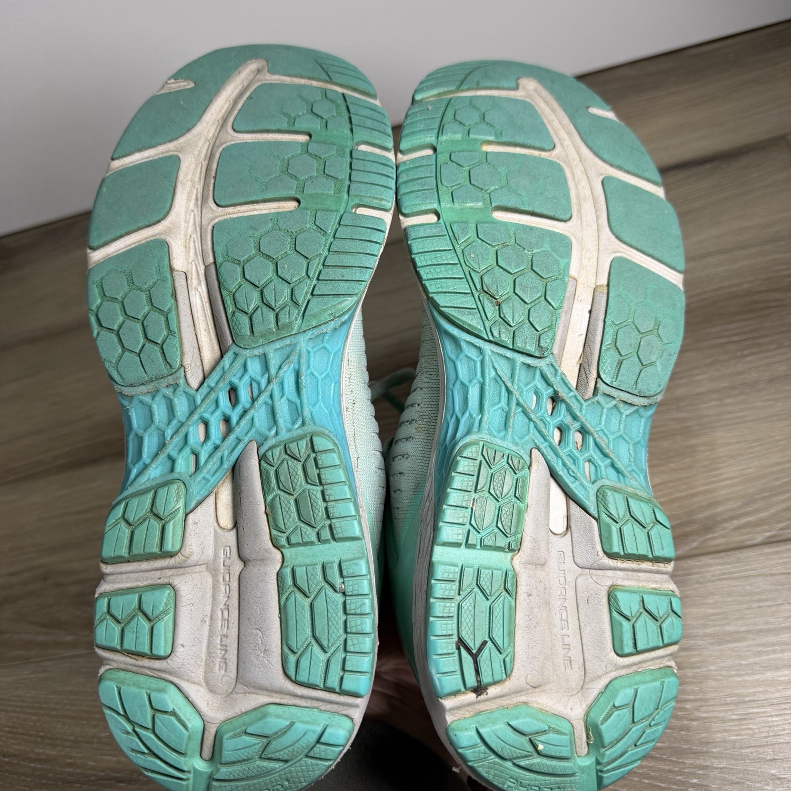 ASICS Women’s GEL-KAYANO 25 Icy Morning Sea Glass Shoes 1012A026 Size 10