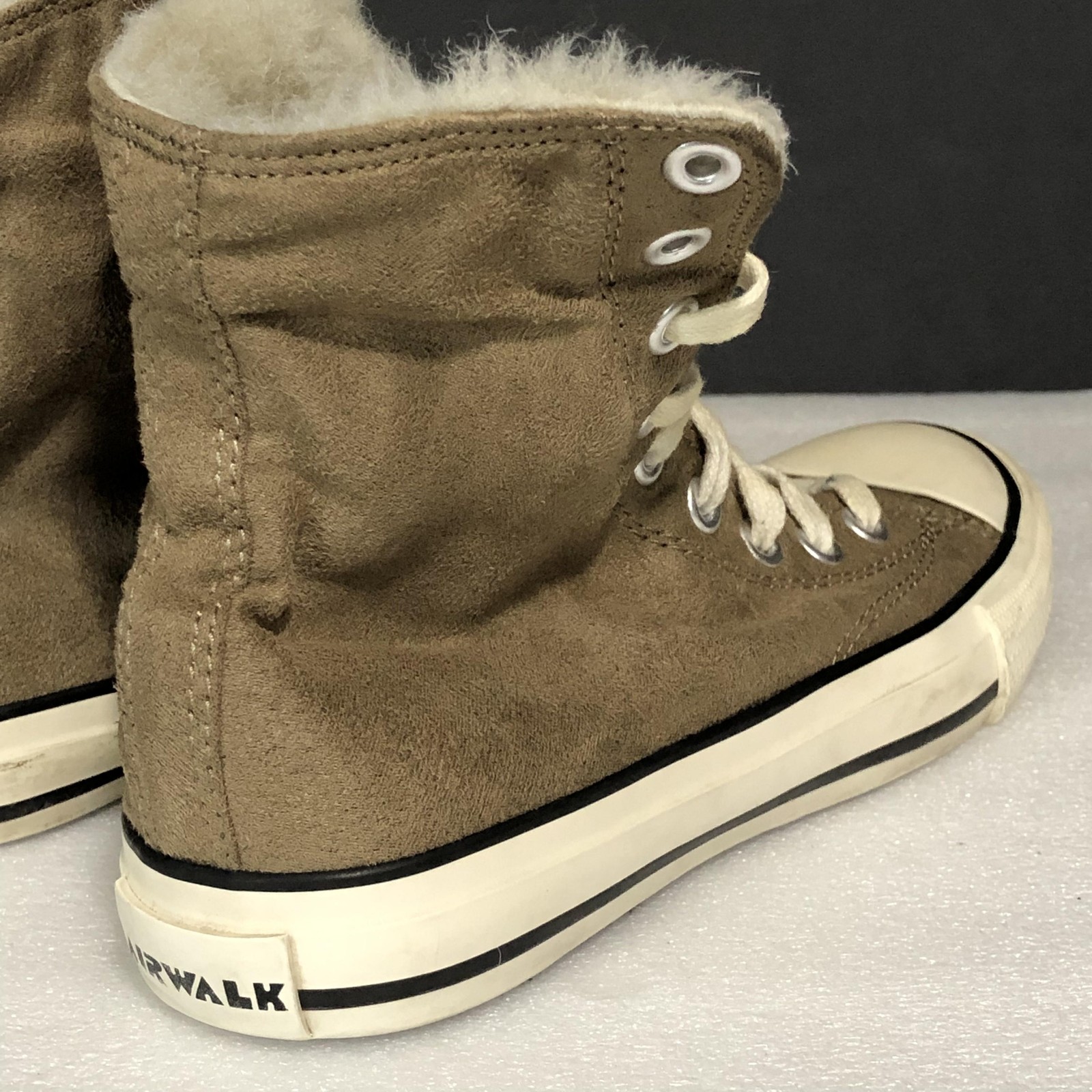 Airwalk Shoes Womens Size 6.5 Brown Suede High Top Fleece Lined Skate Sneakers