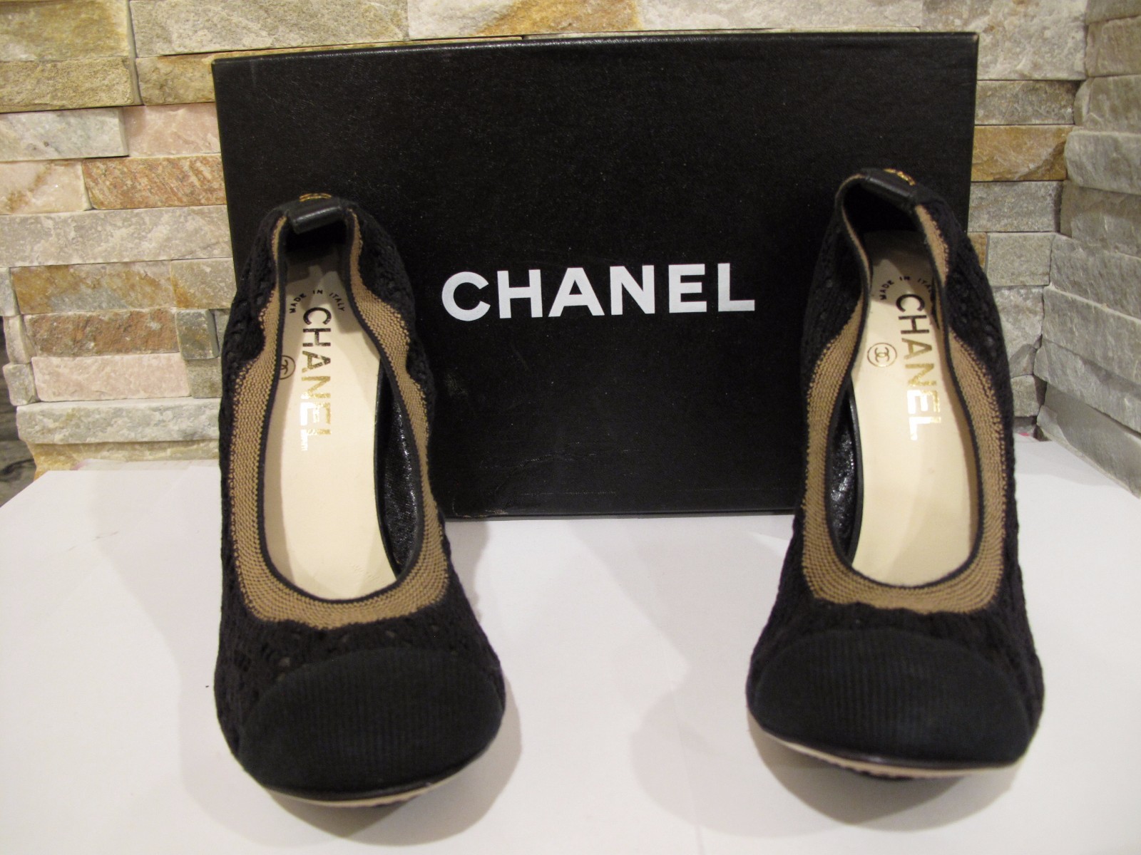NIB! CHANEL BLACK CAP TOE CC LOGO CROCHET LACE KNIT PUMPS Sz 40, US 9.5