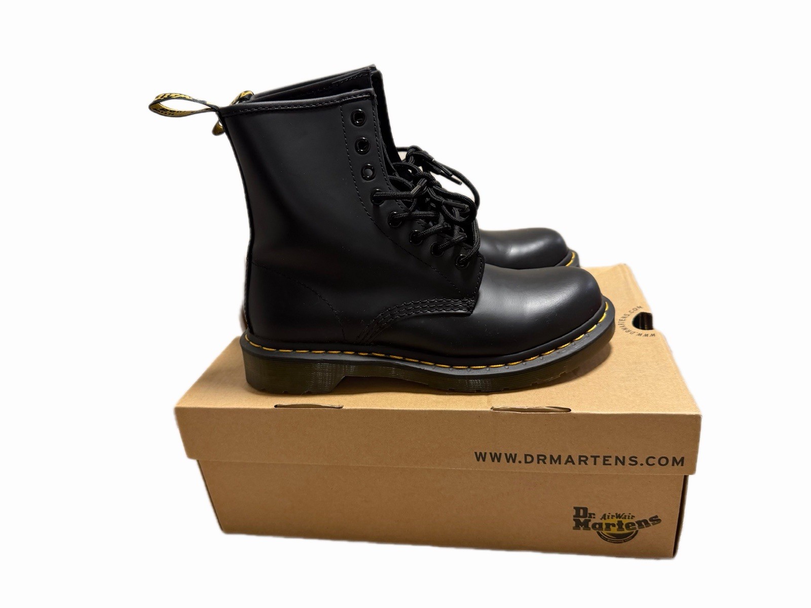 Dr. Martens 1460 Black Smooth Leather Boots Women’s Size 7 US (EU 38) Worn Once
