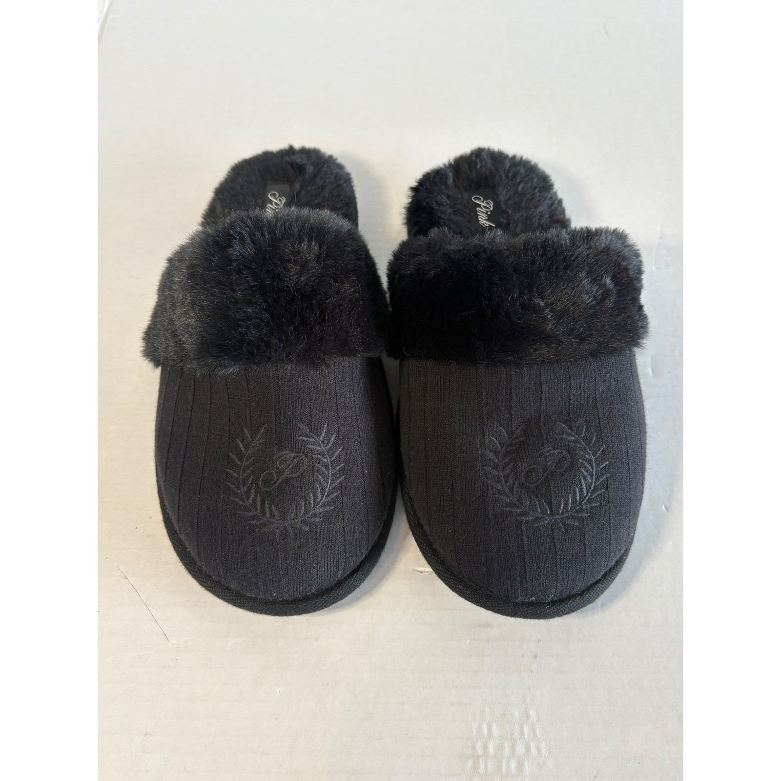 Victoria’s Secret PINK Black Faux Fur Ribbed Crest Slipper House Shoe Large 9-10