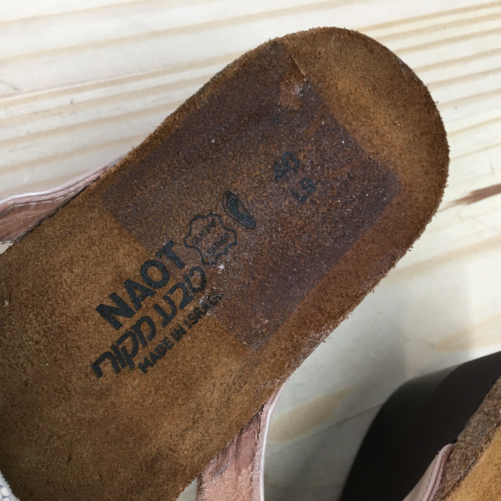 Naot Platform Wedge Sandal Womens 40 Beige Eva Open Toe Slide Patent Leather