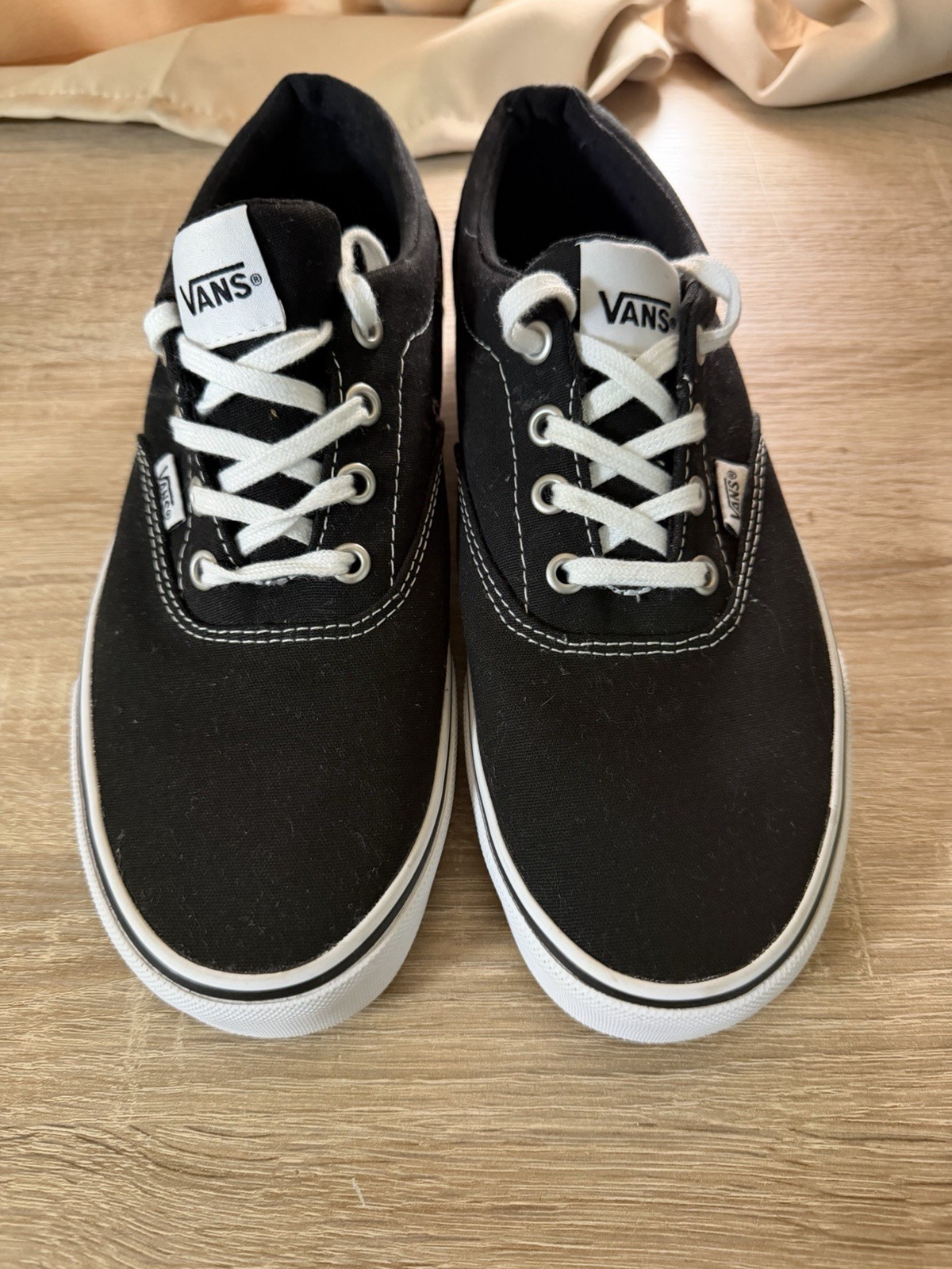Vans Off the Wall Unisex women 9 mean 7.5 Authentic Black Skate Dress Shoes