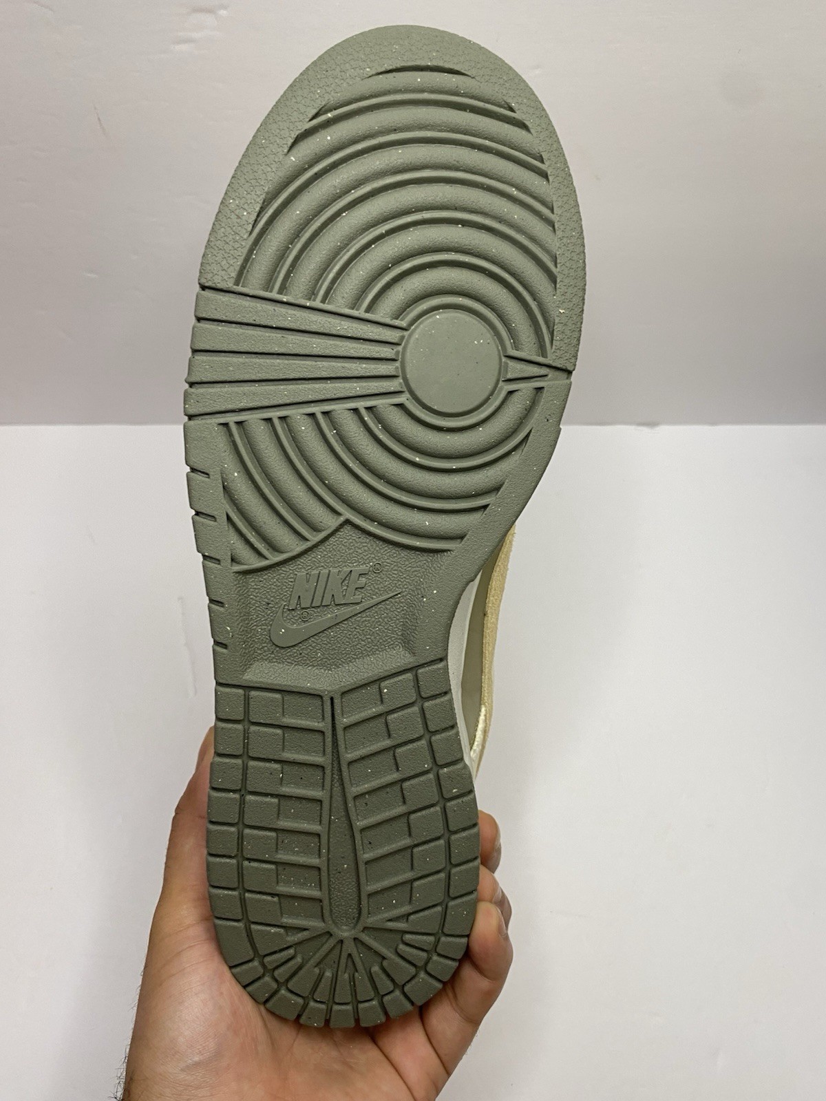 Nike Dunk Low ‘Light Bone Dark Stucco’ Men’s 10.5/Women’s 12 FZ4341-100 New
