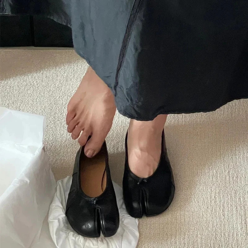 Fashion Soft Leather Split Toe Women Tabi Ballet Flats Comfortable Casual Loafer
