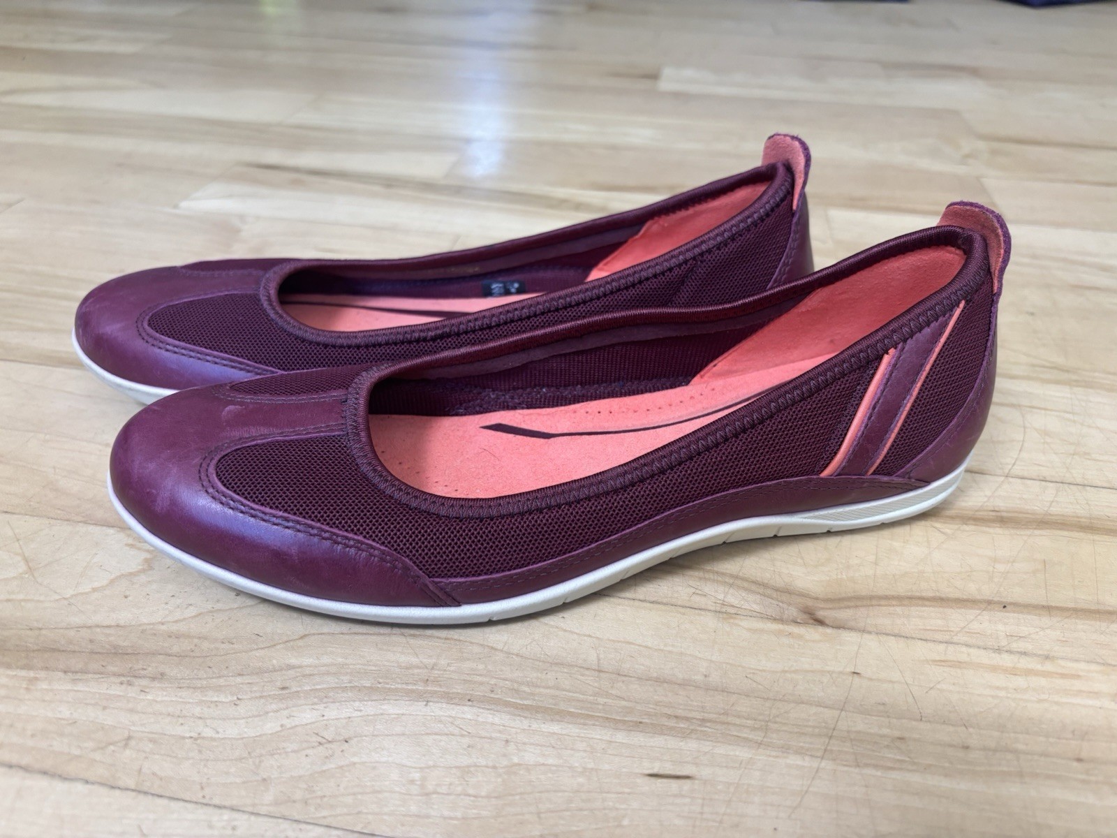 ECCO Biom Lite Women’s Burgundy Mesh and Leather Ballerina Flats Size 9US/40EU