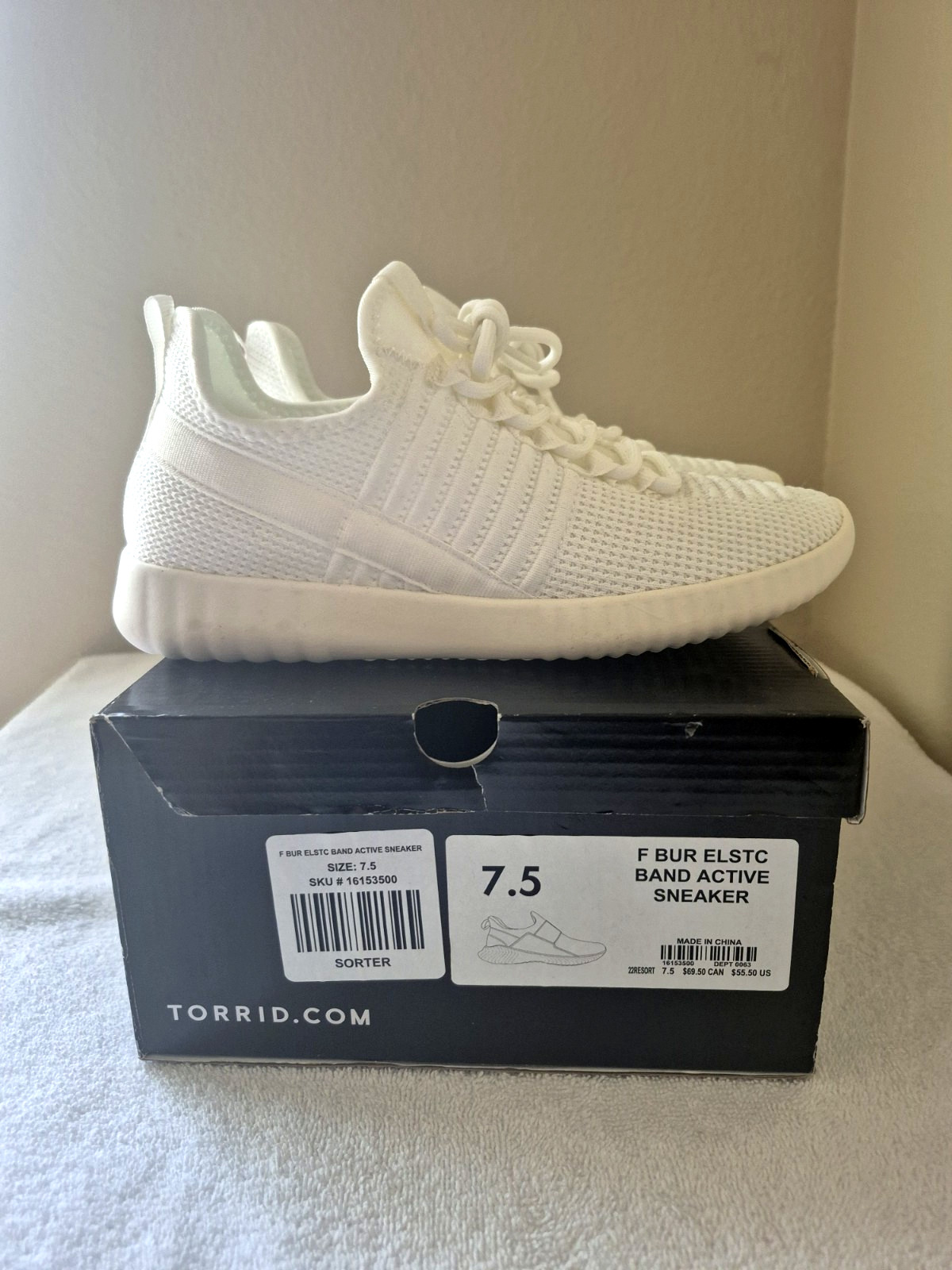 Torrid F Bur Elastic Band Active Sneaker 7.5 Wide White New w/box