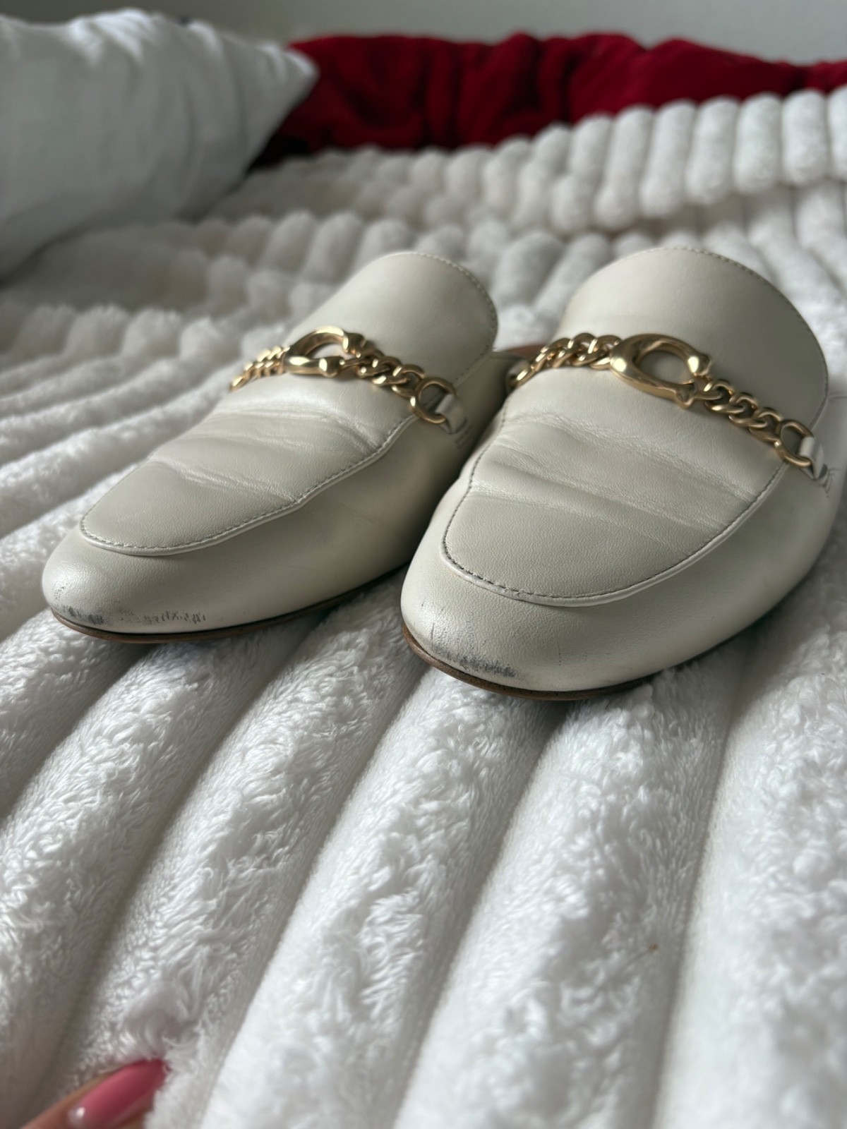 Unisex Coach white leather mules with gold chain women’s size 8