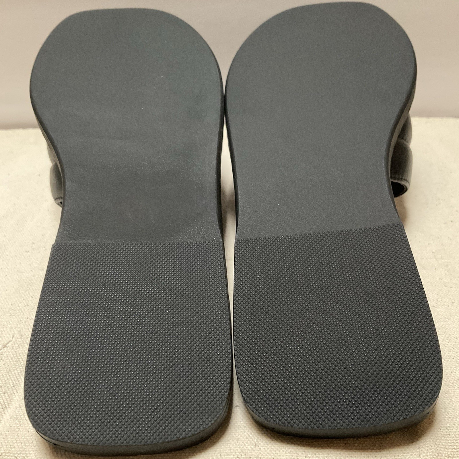 REPORT 7.5 Black Silver Studs Slide Sandals NWOT Black Puff Slip On