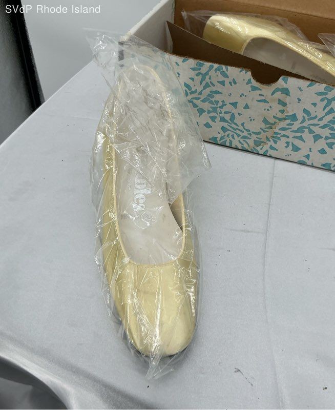 Dyeables Gold Dress Shoes Heels Women 7.5
