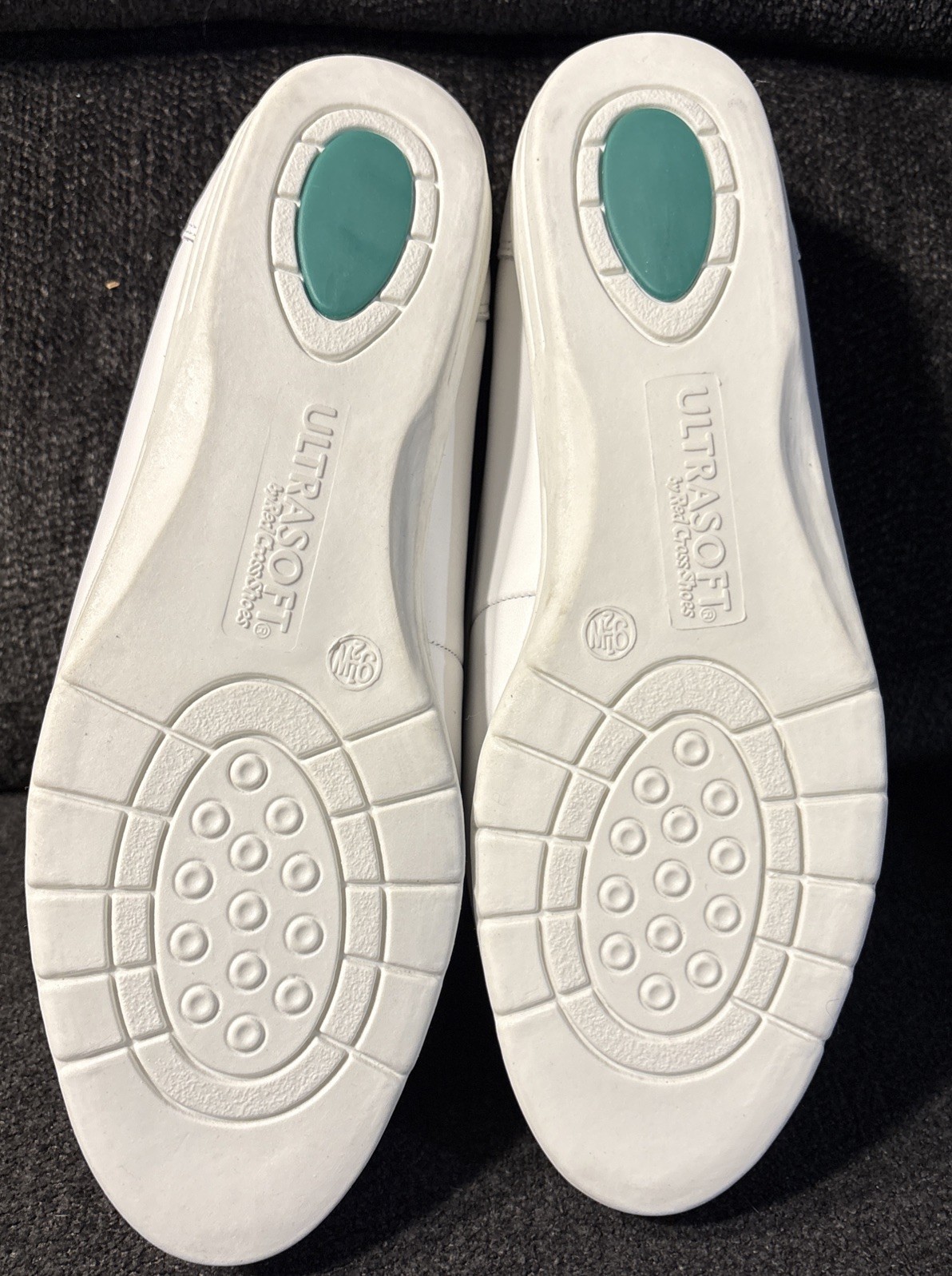 Ultrasoft White Leather Women’s Shoes Size 9.5 US W Red Cross Shoes New