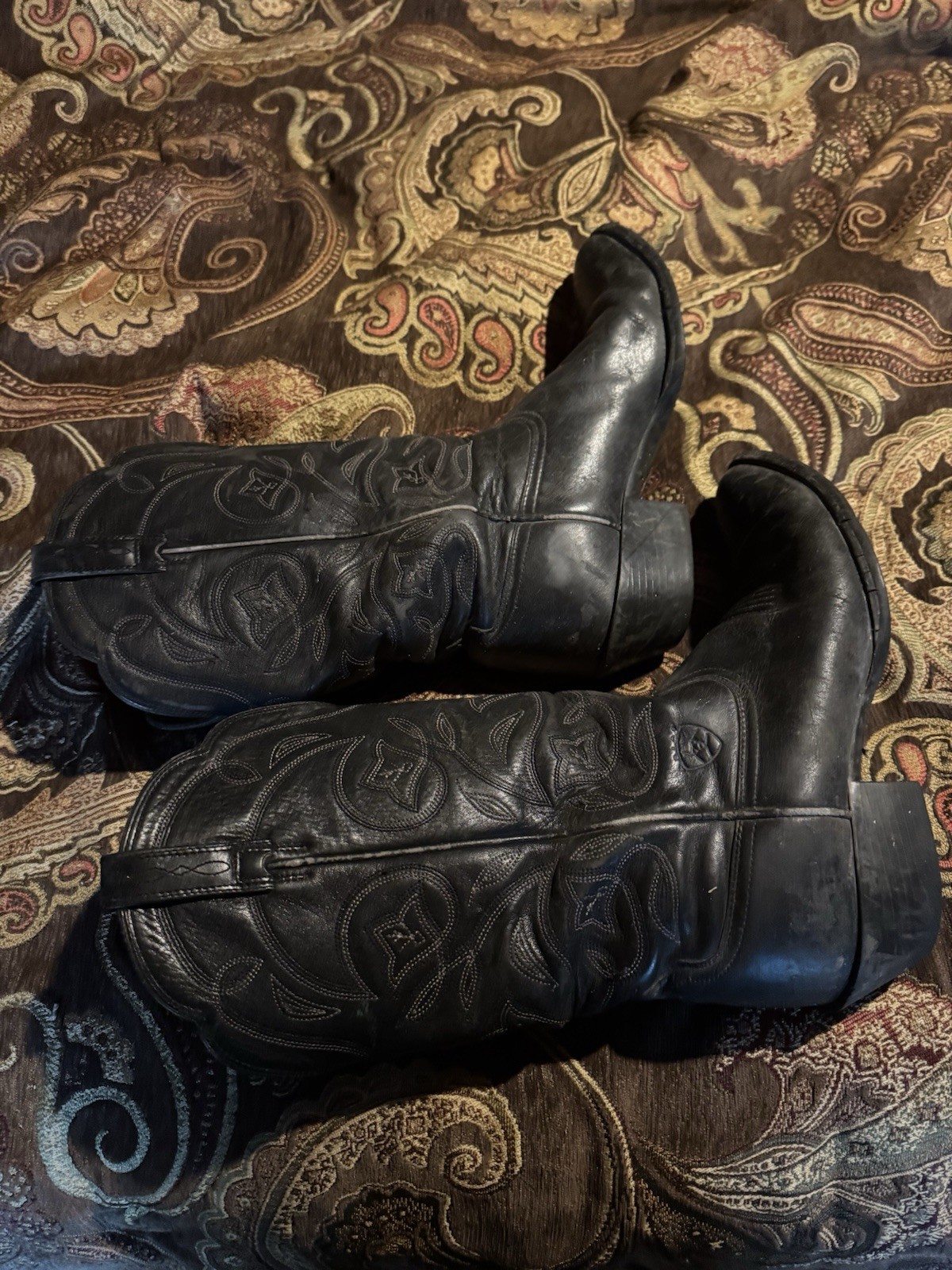 Ariat Heritage R Toe Women’s Size 9 Worn And Loved. They Are About Worn Out