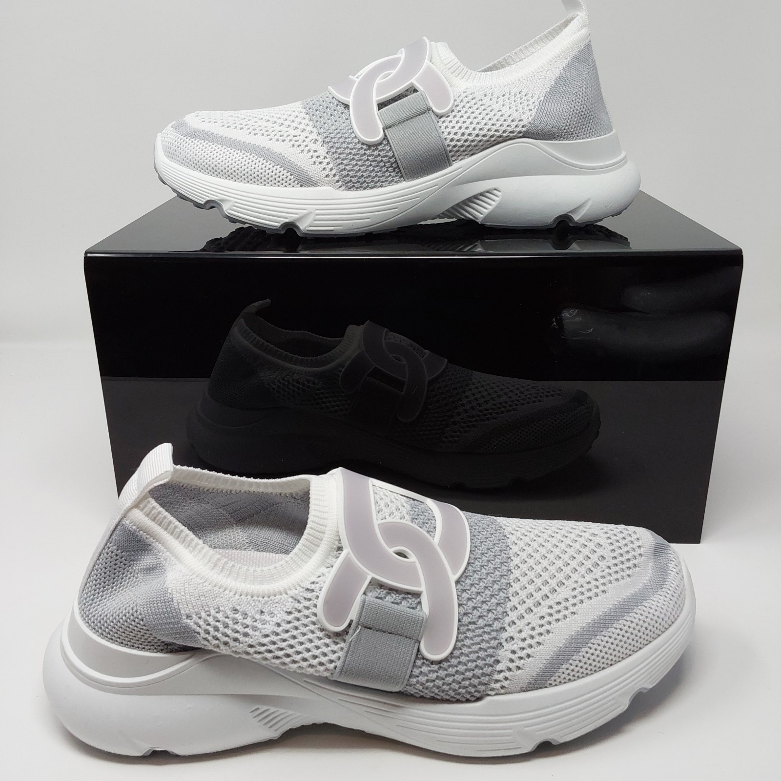Womens White Gray Knit Slip On Sneakers Chain Accent Shoes EU 37 US 6.5