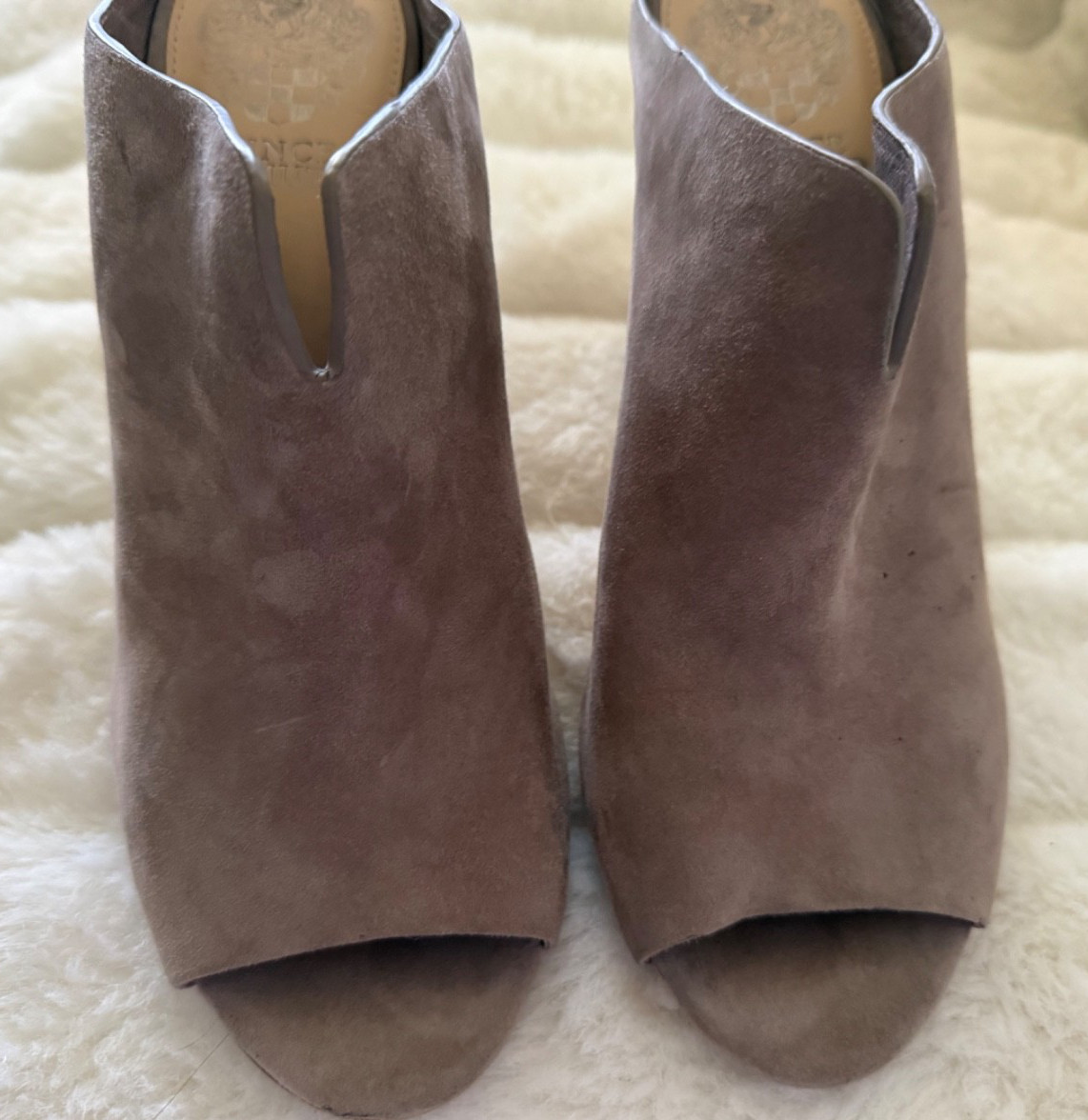 VINCE CAMUTO SIZE 6.5 Gray Suede Bootie Covered Heel Open Toe Slide On