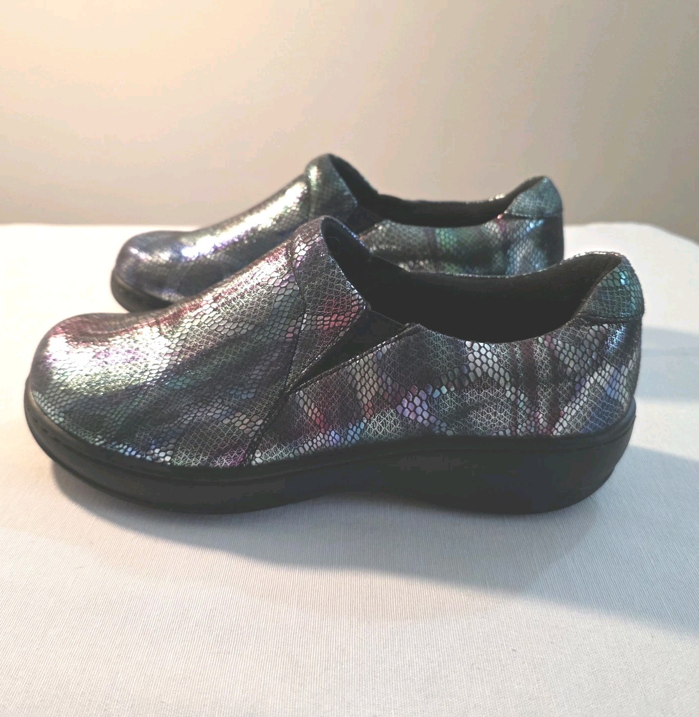 Spring Step Womens Clogs Size 8 M Winfrey Aura Iridescent Printed Leather Upper