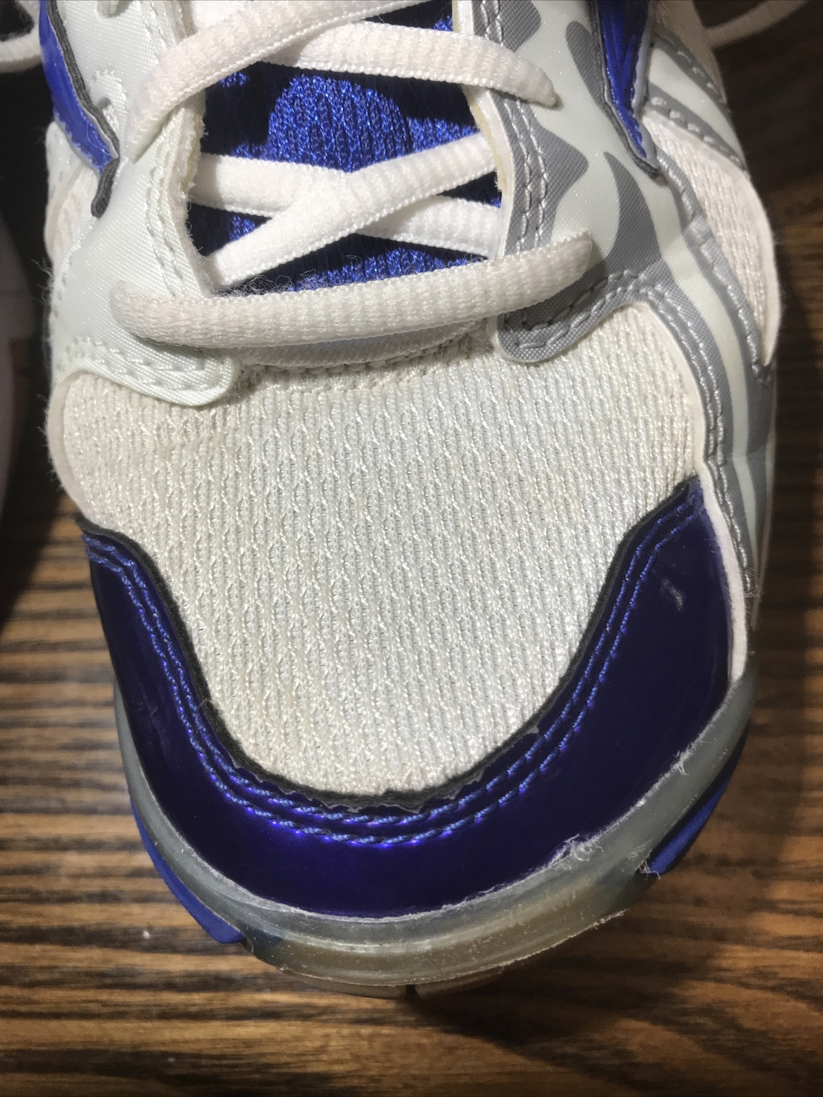Mizuno Women’s Wave Bolt 4 W White/Royal/Silver Ankle-High Tennis Shoe SIZE 9W