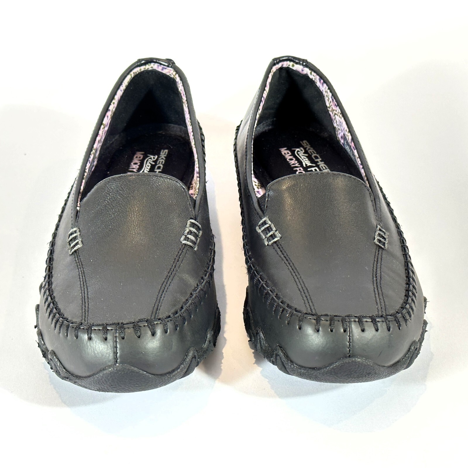 Skechers Womens Relaxed Fit Memory Foam Size 7 Black Leather/Synthetic Upper