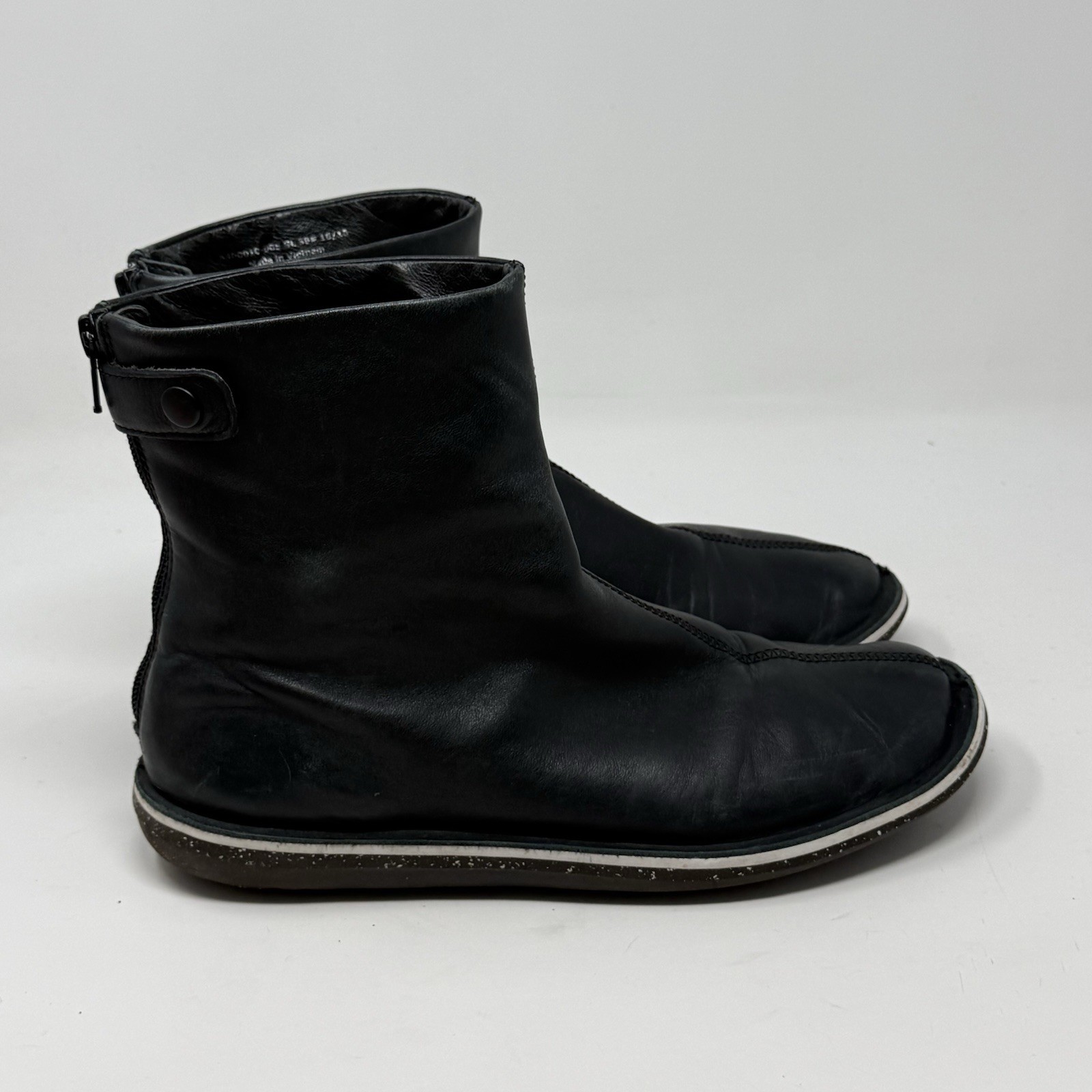 Camper Beetle Boots Womens 8.5 EU 39 Black Leather Hipster Bohemian Minimalist