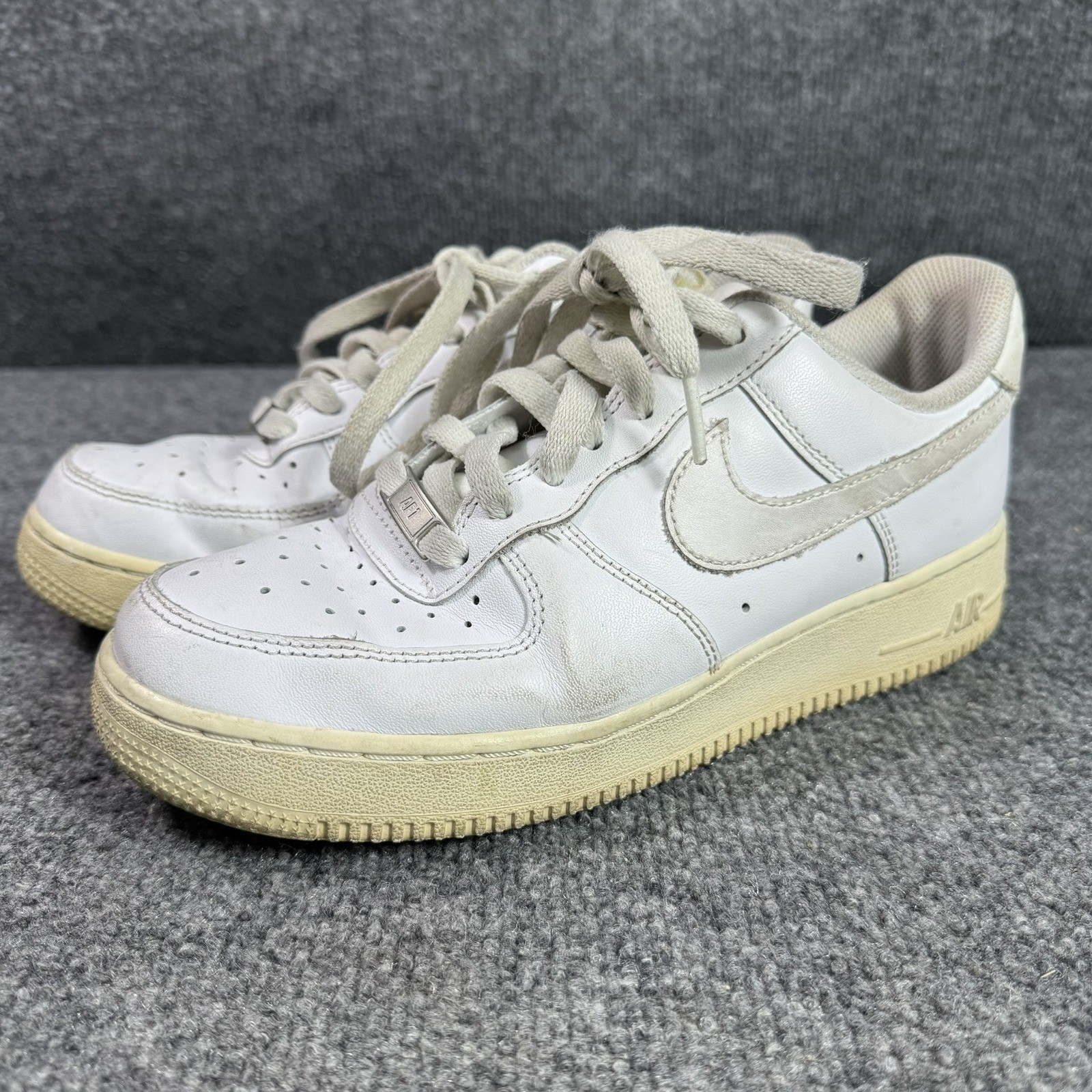 Nike Air Force 1 Low White Sneakers Women’s US 8 DD8959 100