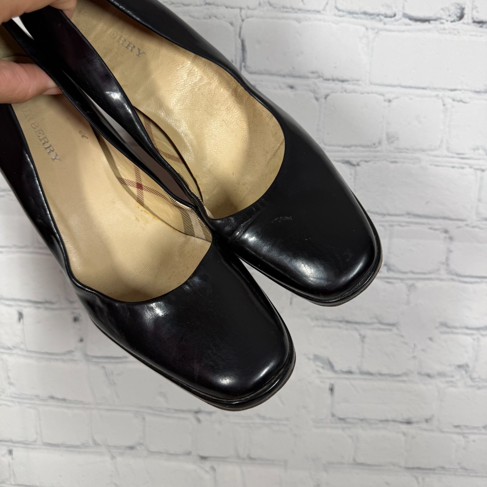 Burberry Black Patent Leather Pumps Heels Women’s US 7.5 Nova Check Lined Italy