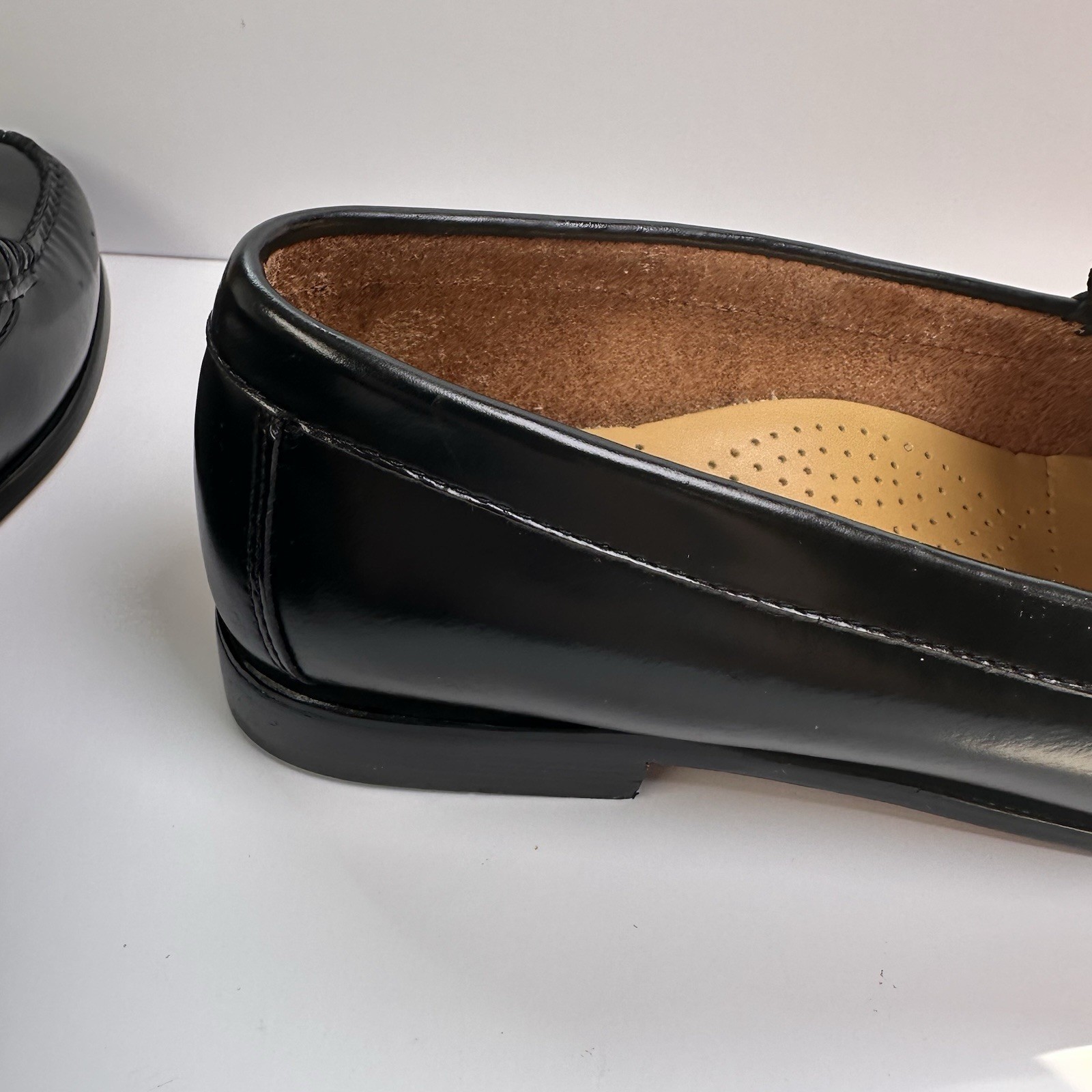 GH Bass Weejuns Penny Loafers Black Leather Shoes Womens Size 8.5 W 4005-001 NIB