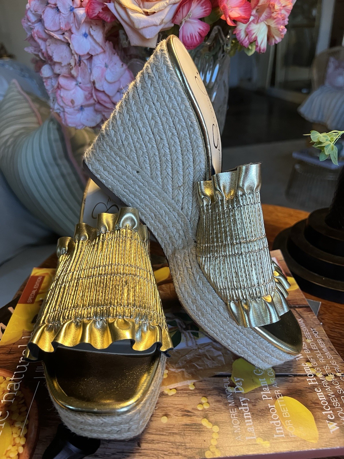 Jessica Simpson Serilda Gold Ruffled Smocked Espadrille Wedge Sandals Sz 8.5M