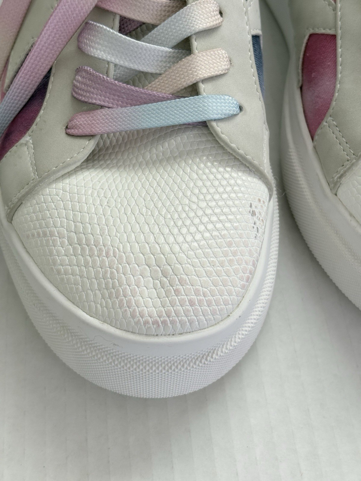 Yellowbox Tie-Dye Star Lace-Up Comfort Sneakers Women’s US 8.5 White/Blue/Pink