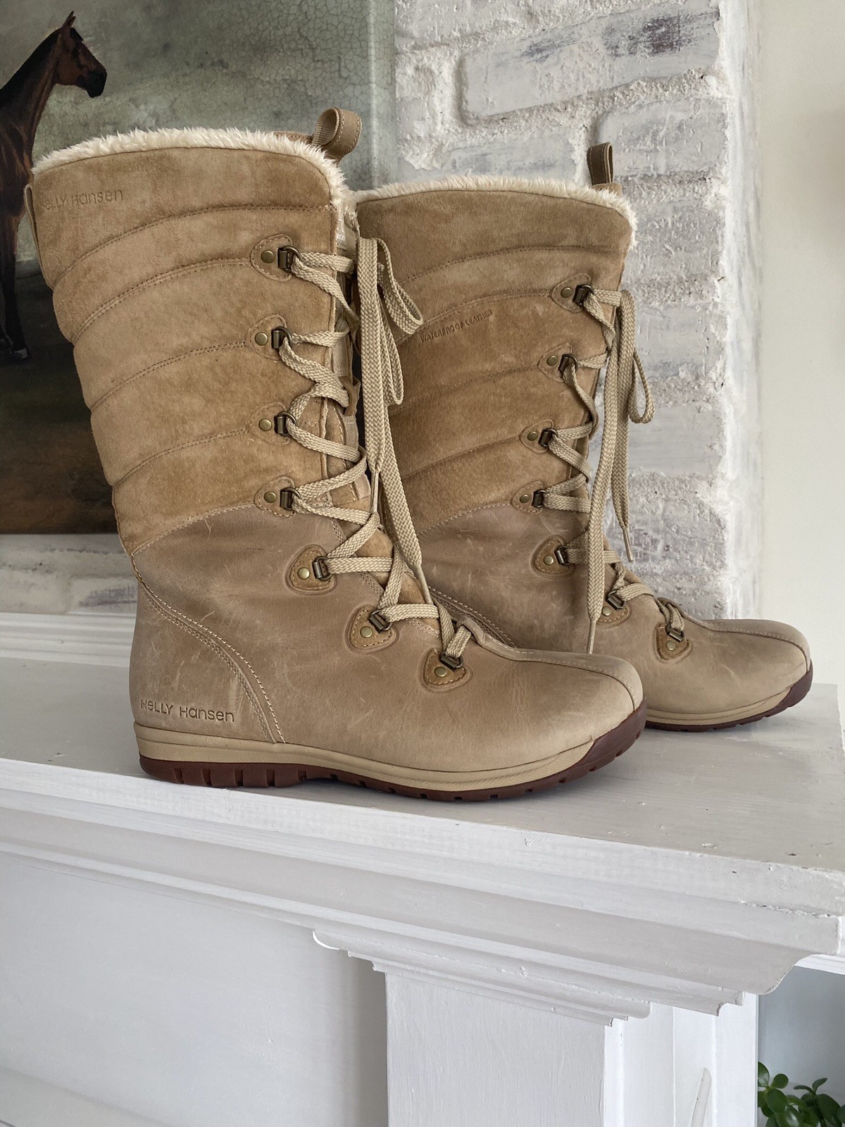 Tan Lace Up Helly Hansen SKULD 3 Women’s Nubuk Faux Fur Waterproof Boot Size W 8