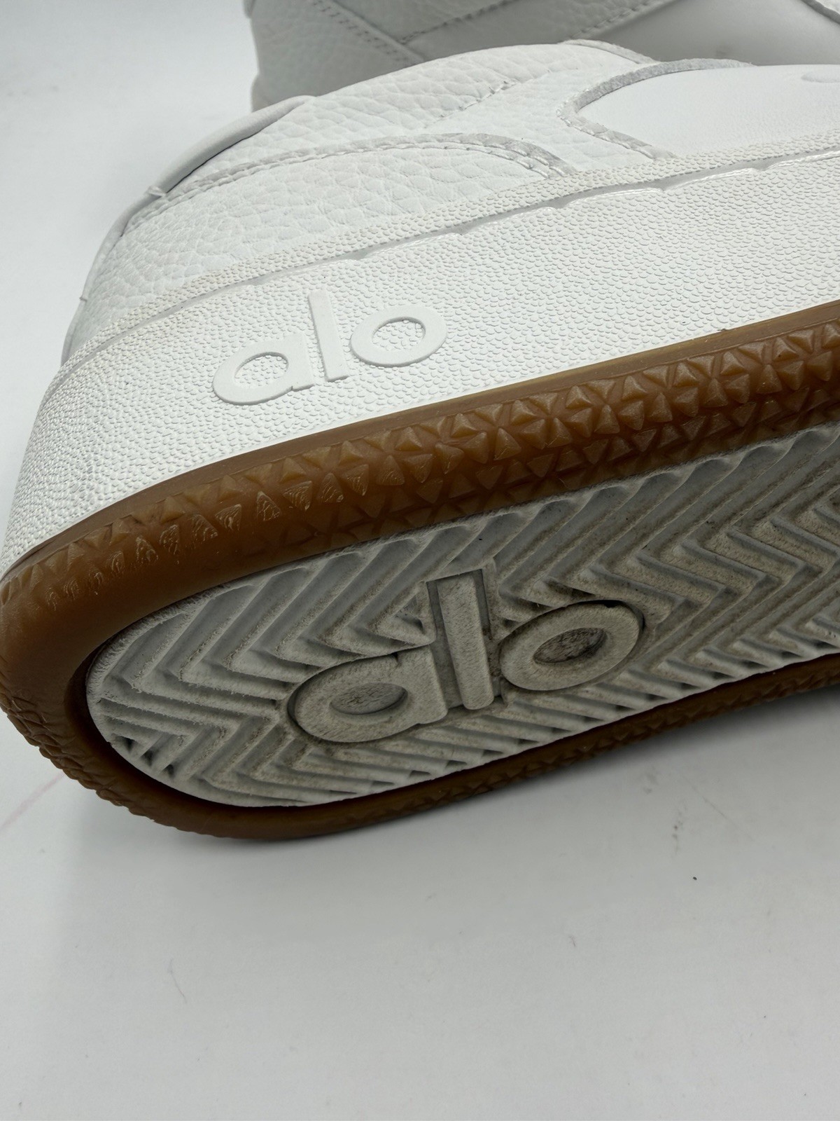 Alo Yoga Recovery Mode Sneakers White Women Size 8