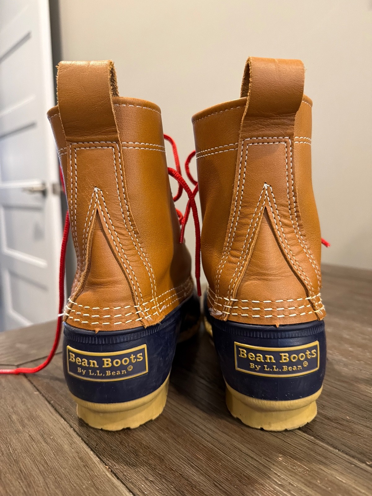 L.L.BEAN Classic 8″ Unlined Tan Leather Navy Blue Waterproof Duck Boot Women’s 7