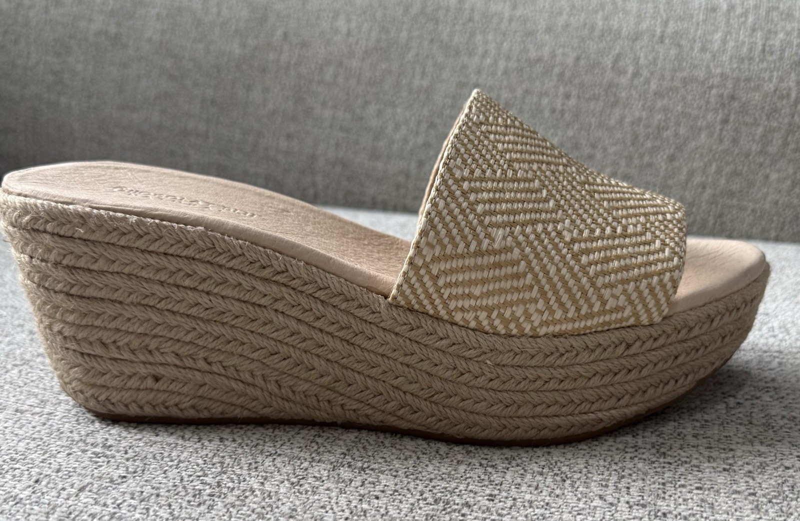 Chocolat Blu Yvon Platform Wedge Sandal Women’s Natural Raffia – Size 10