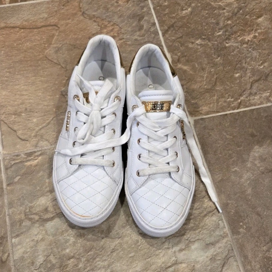 GUESS White Quilted Low Top Sneakers Gold Metallic Lace Up Designer Athletic
