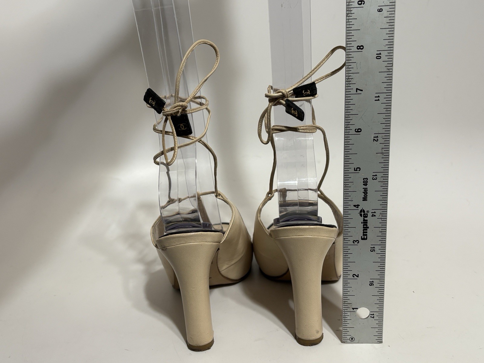 Vtg Chanel Ivory Bicolor Leather T-Strap Heels 36