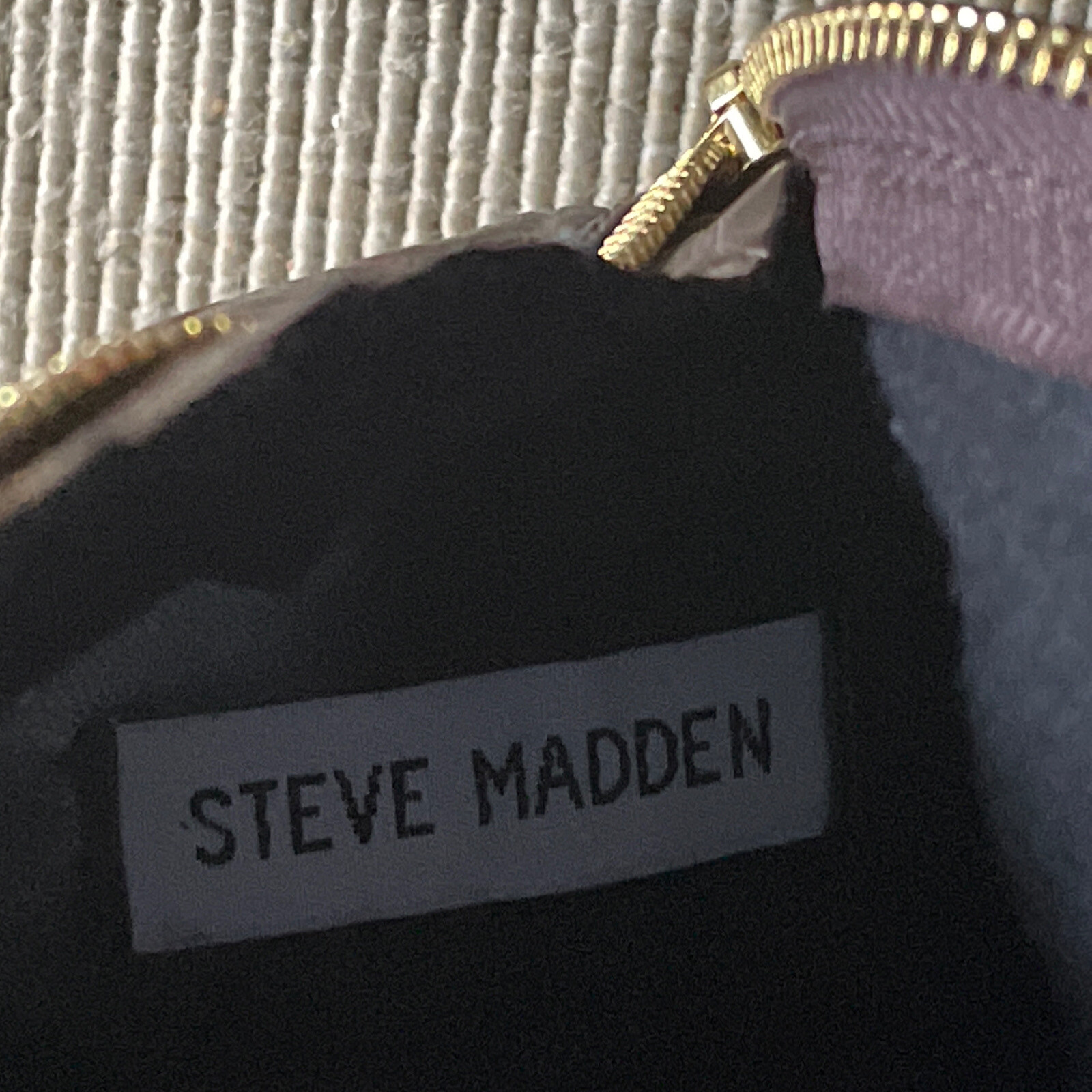 STEVE MADDEN WOMENS POINTED TOE ANKLE BOOTS size( Left￼ 8 Right￼￼ 7) ?!