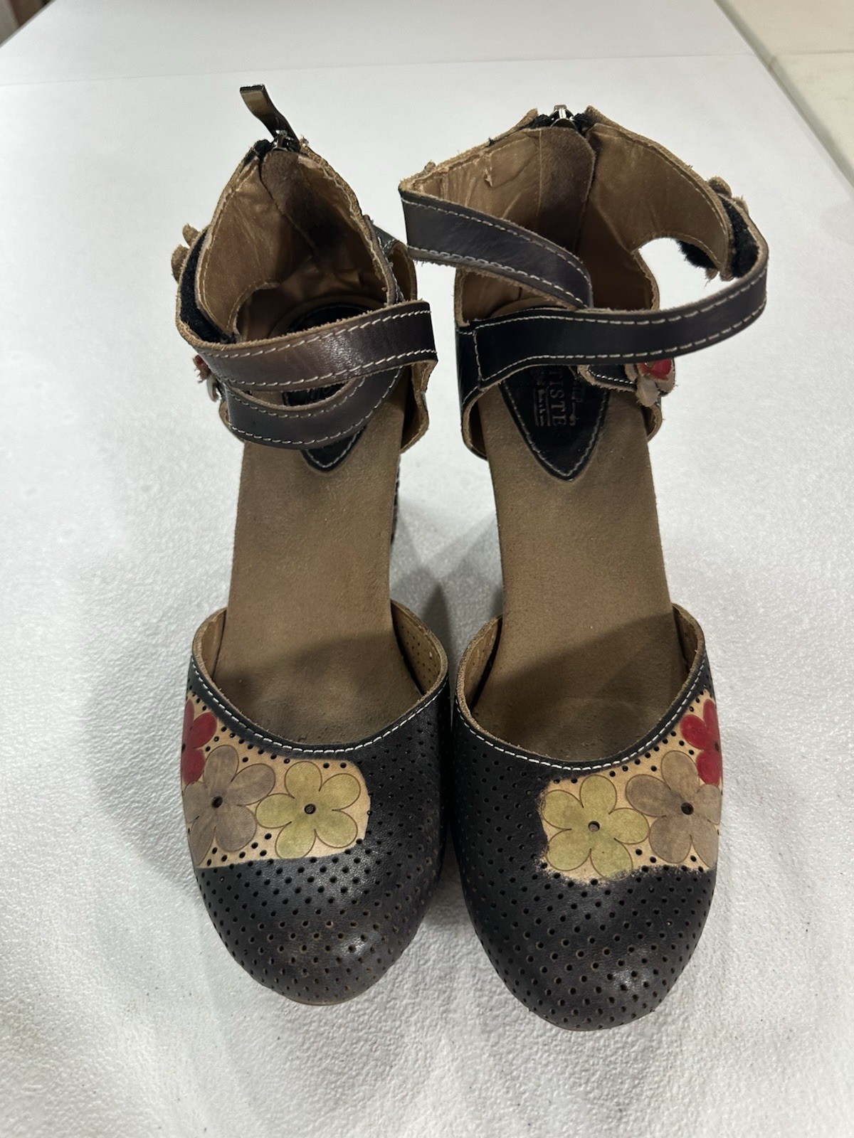 L’Artiste by Spring Step Women’s Niki Shoes Women’s 38 Floral Block 3” Hill
