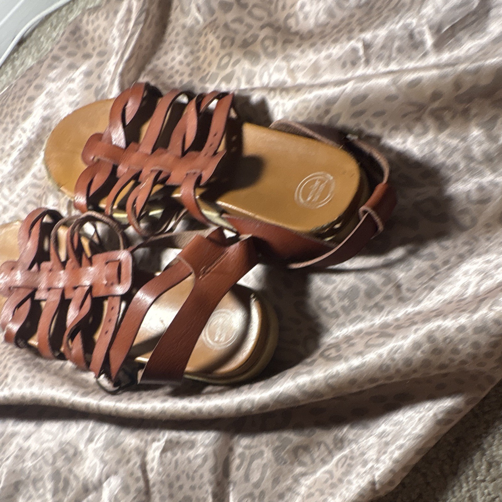 Wonder Nation Women’s Brown Leather Strappy Ankle Strap Buckle Sandals US 4