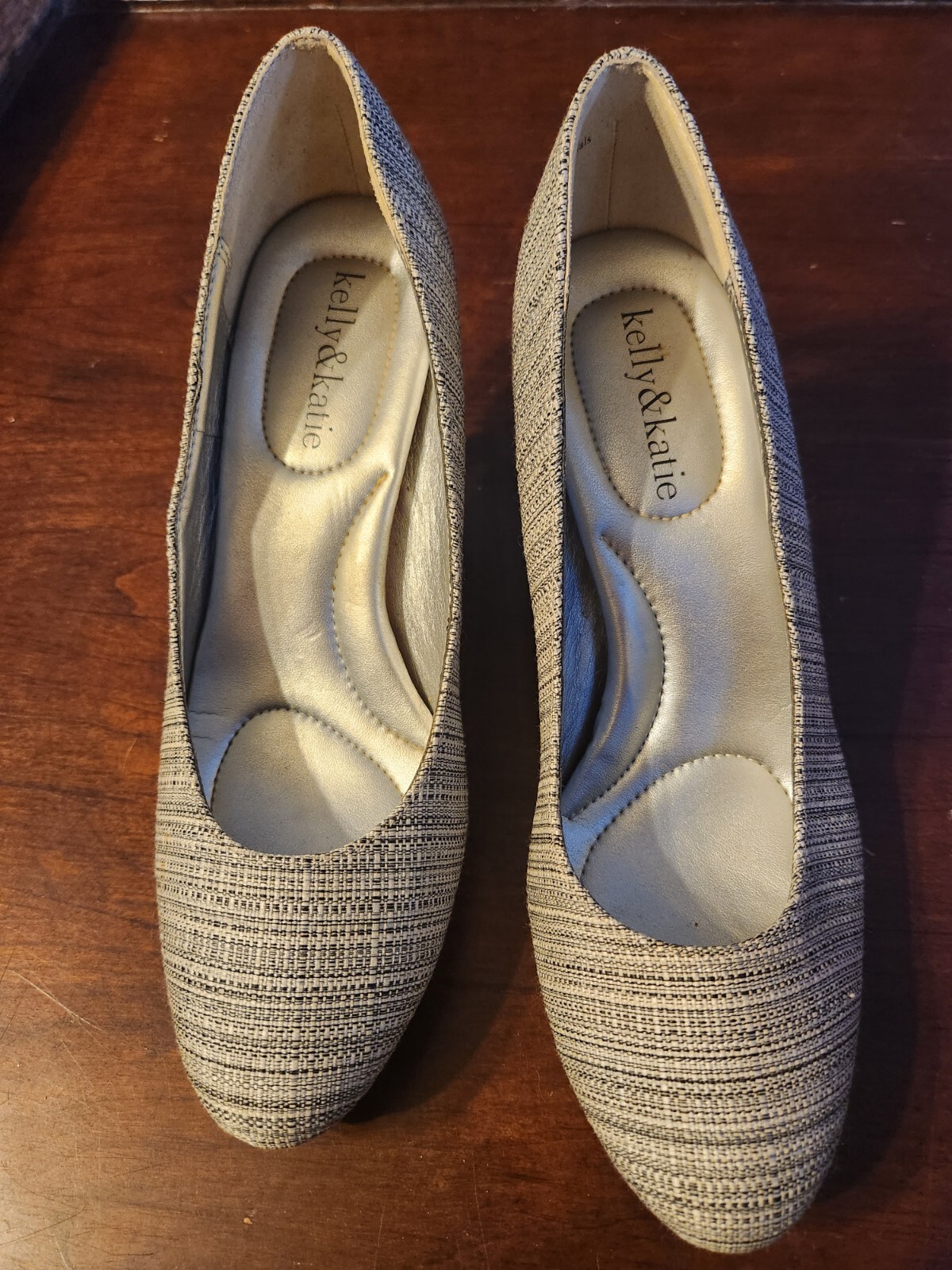 Kelly & Katie Women’s Textured Gray Heels Pumps Size 7