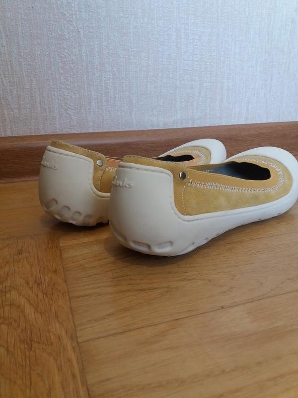 womens clarks heels yellow suede 37