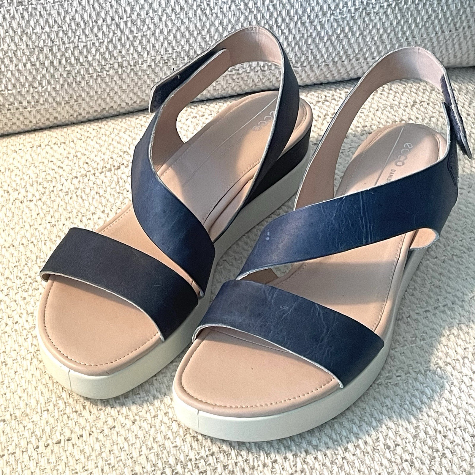 ECCO Womens US 10-10.5 EU 41 Navy Blue Leather Platform Sandals Excellent
