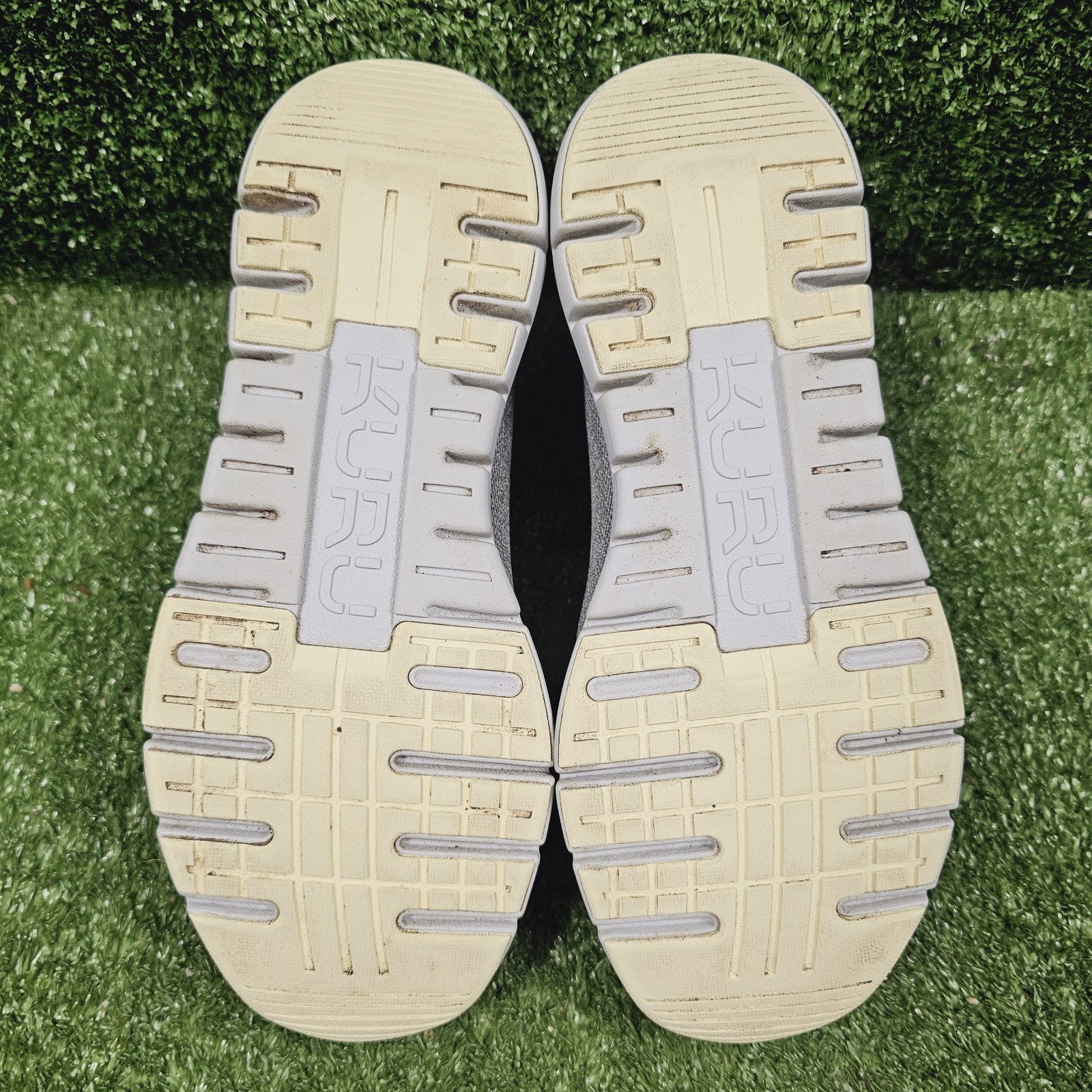 Kuru Flex Via Gray White Athletic Walking Comfort Sneakers Womens Size 9.5