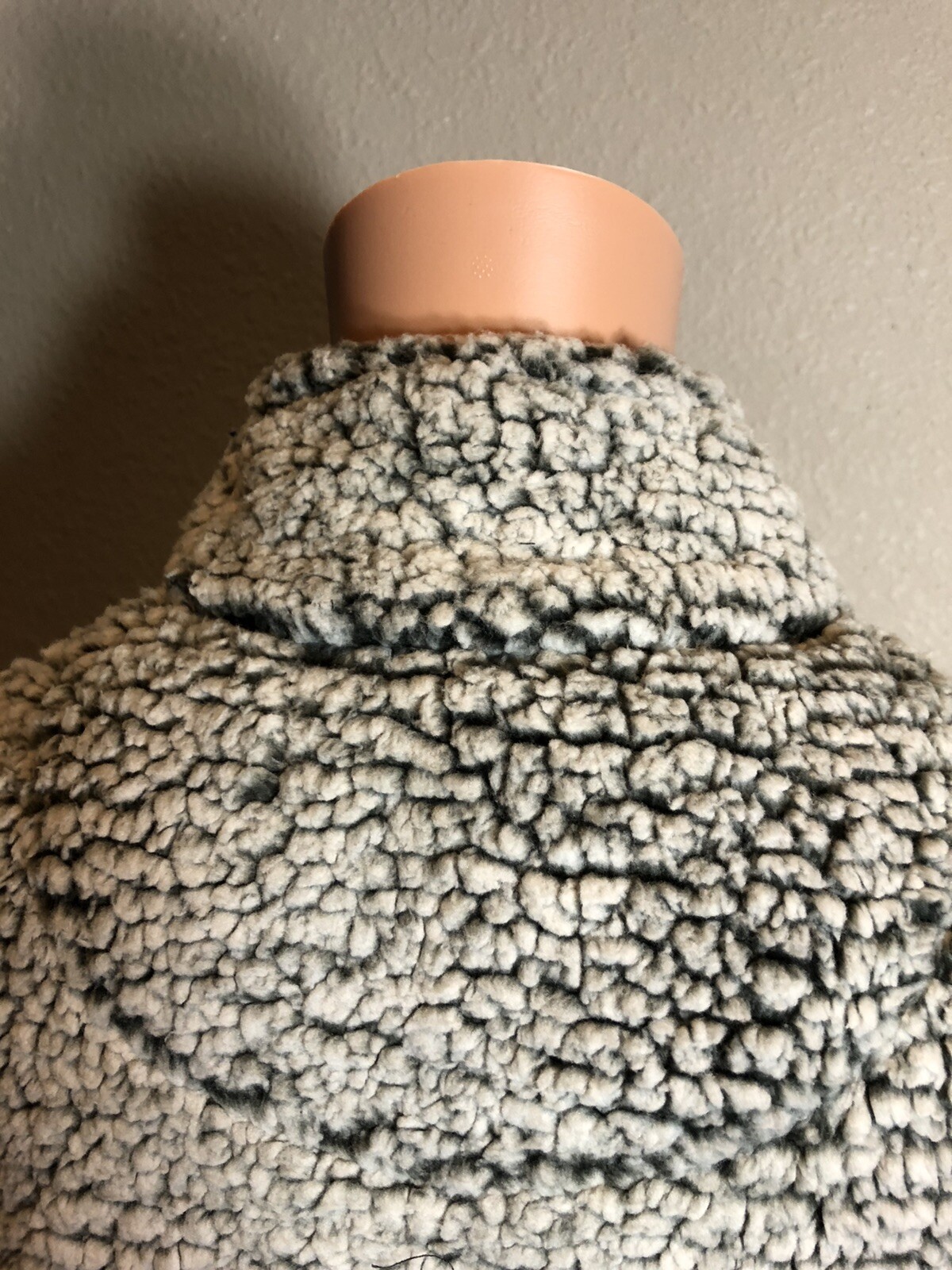 Full Zip Sherpa Vest / Light Grey / Woman’s / NWT / So Soft